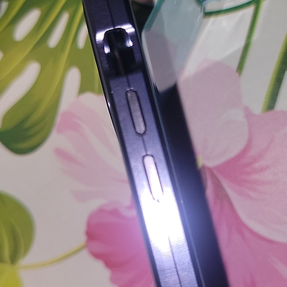 IPhone 14 pro magnetic case - Picture 9 of 11